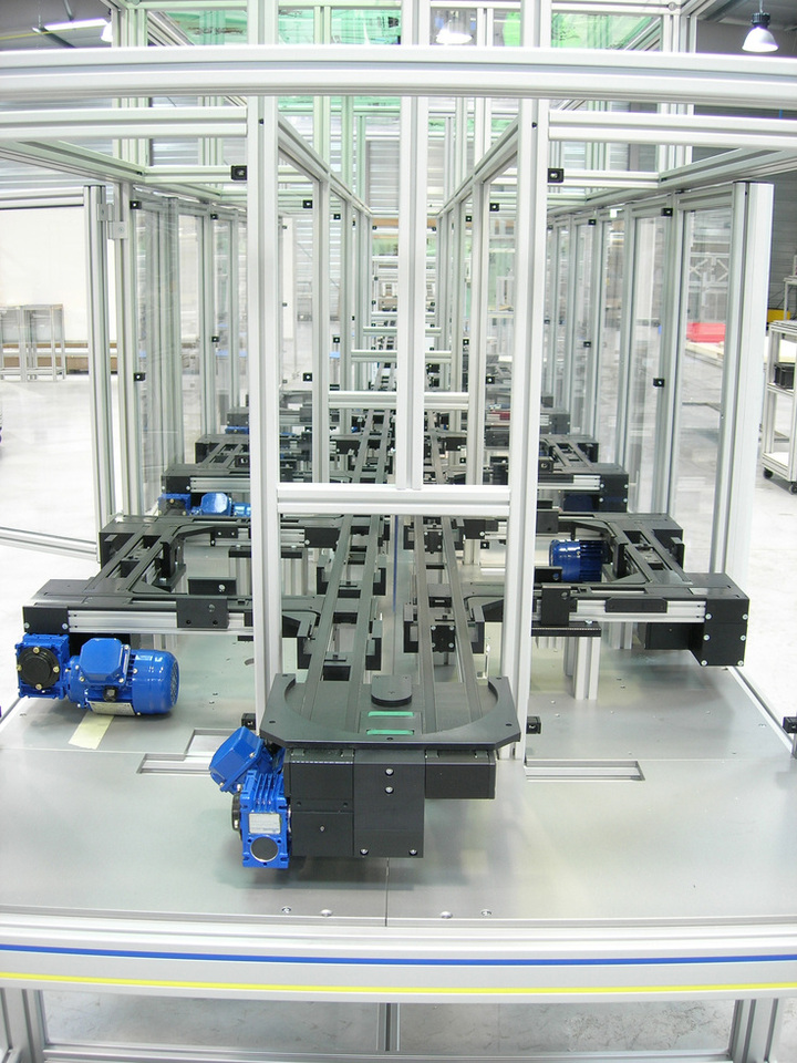 Systemy transportu palet ELCOM