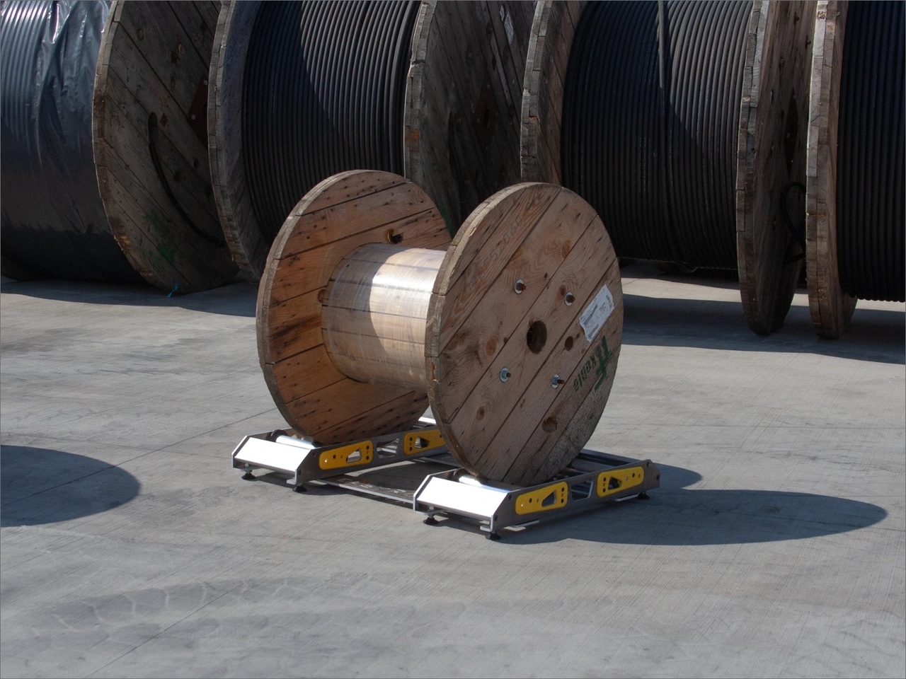 Rozwijak do bębnów z regulowanym najazdem DR600R